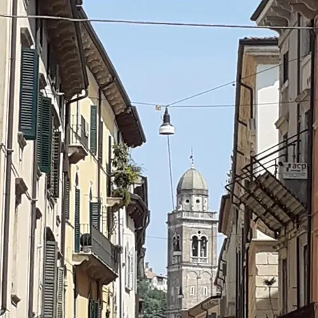 Circolo Vitale, Little * Verona