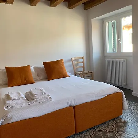 Circolo Vitale, Little